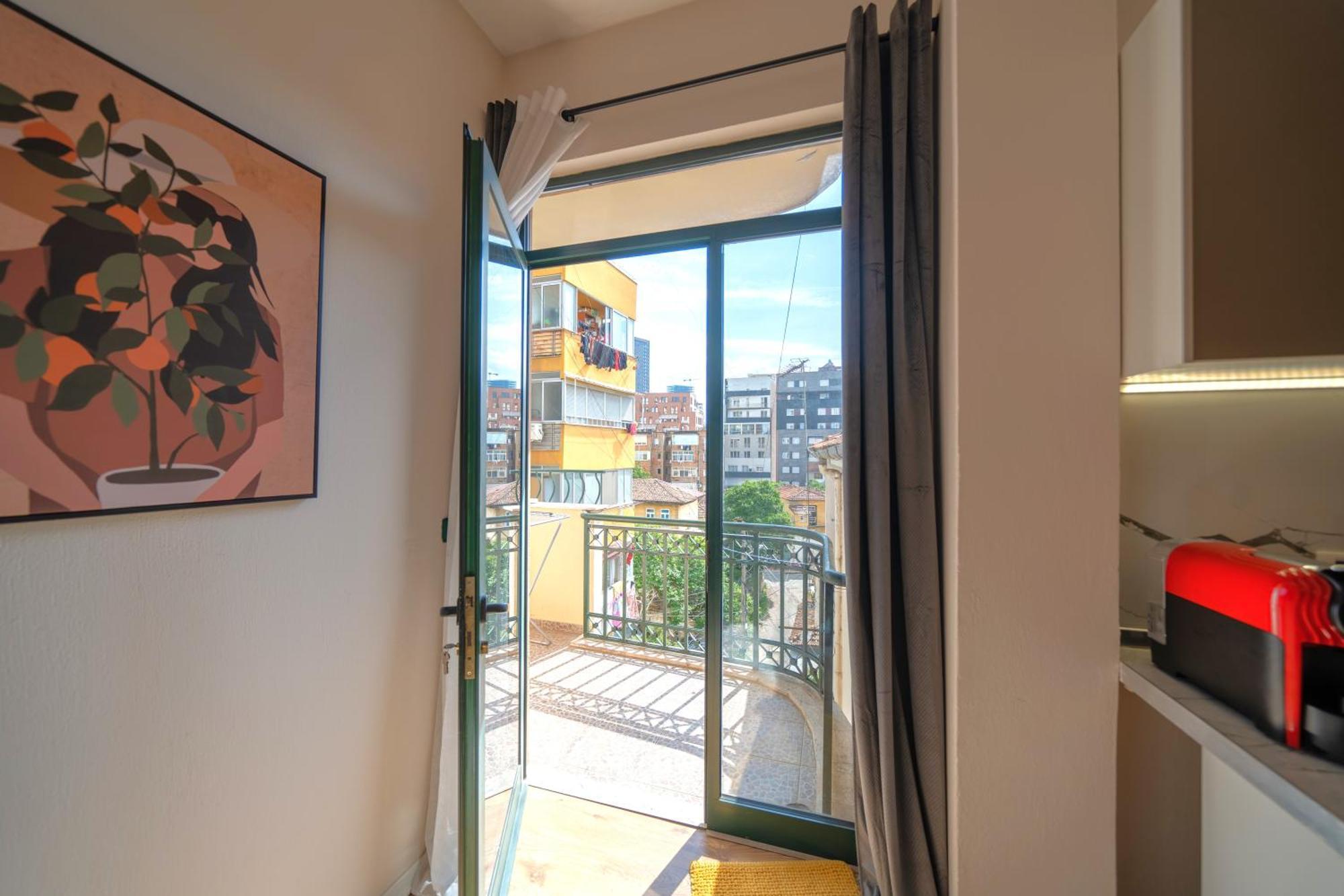 Colorful Comfy Condo Central Tirana Exterior foto